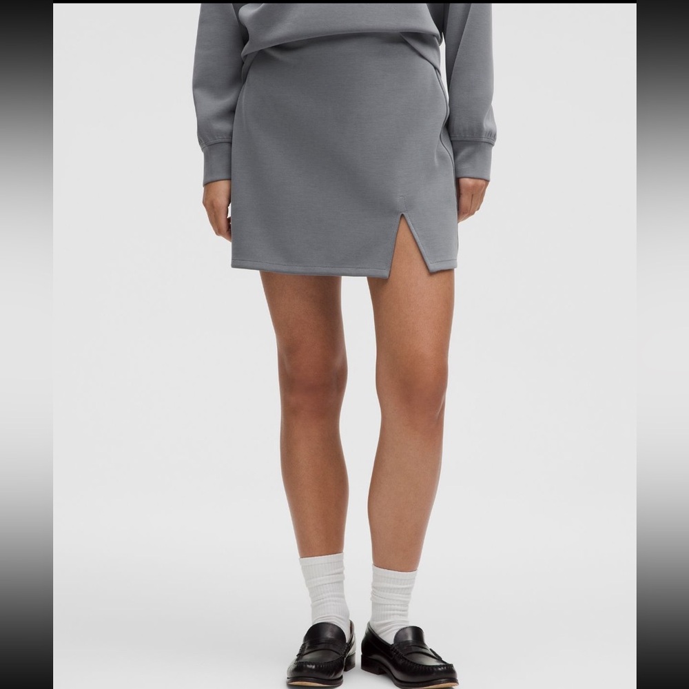 Lululemon grey softstreme high rise mini skirt size Med